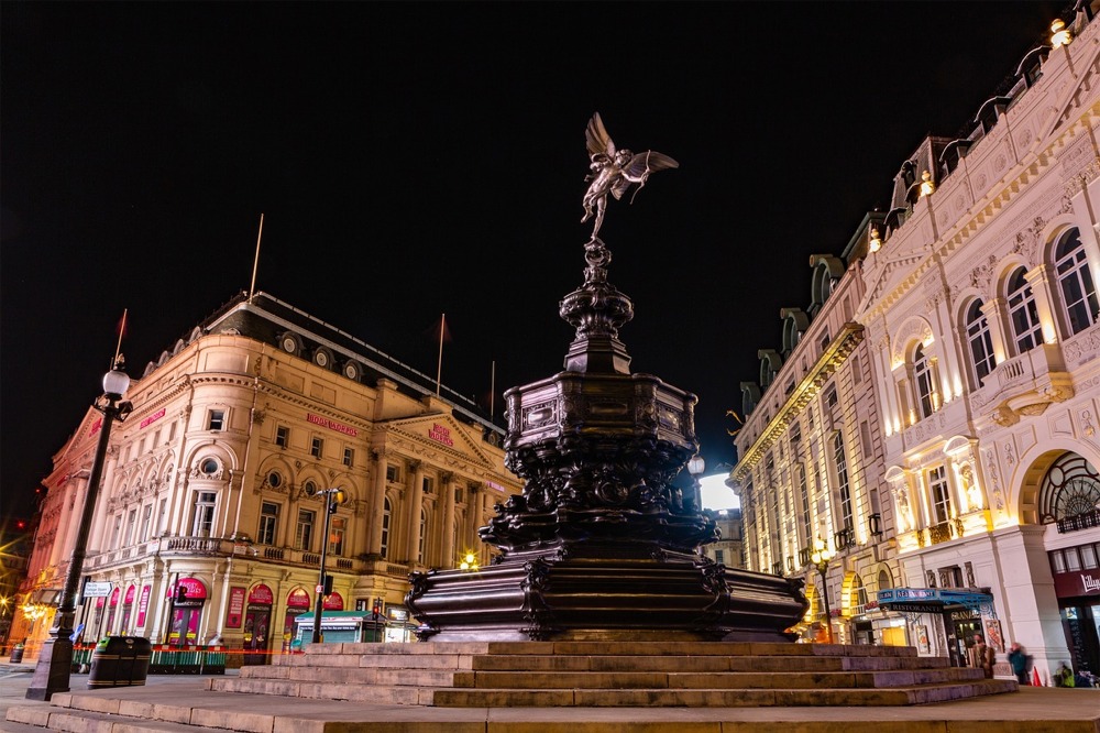 The Shaftesbury Memorial Fountain, Piccadilly Circus, London, England, UK.