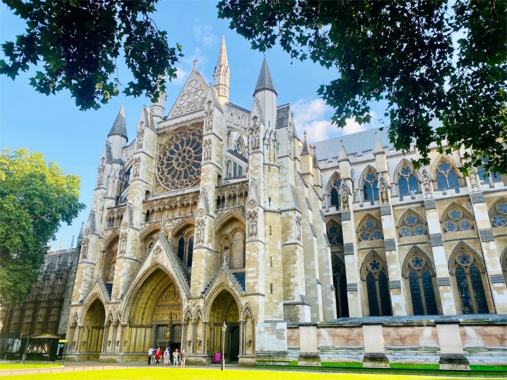 Westminster Abbey's northern facade on a sunny day in London, England.